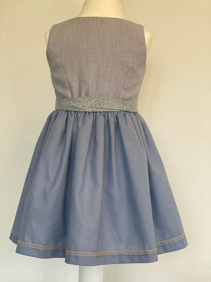 Dirndlkleid "Marguerite" Gr 98 flieder-blaugrau