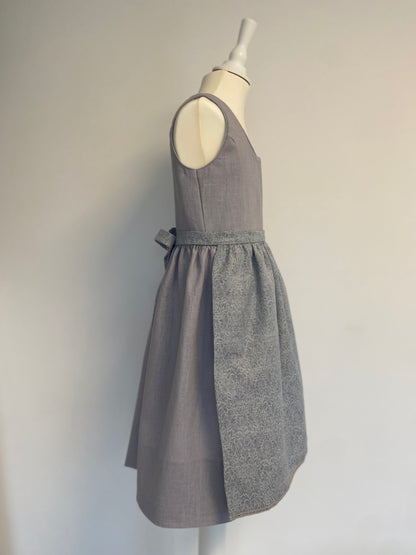 Dirndl "Marguerite" Gr 122 flieder-blaugrau