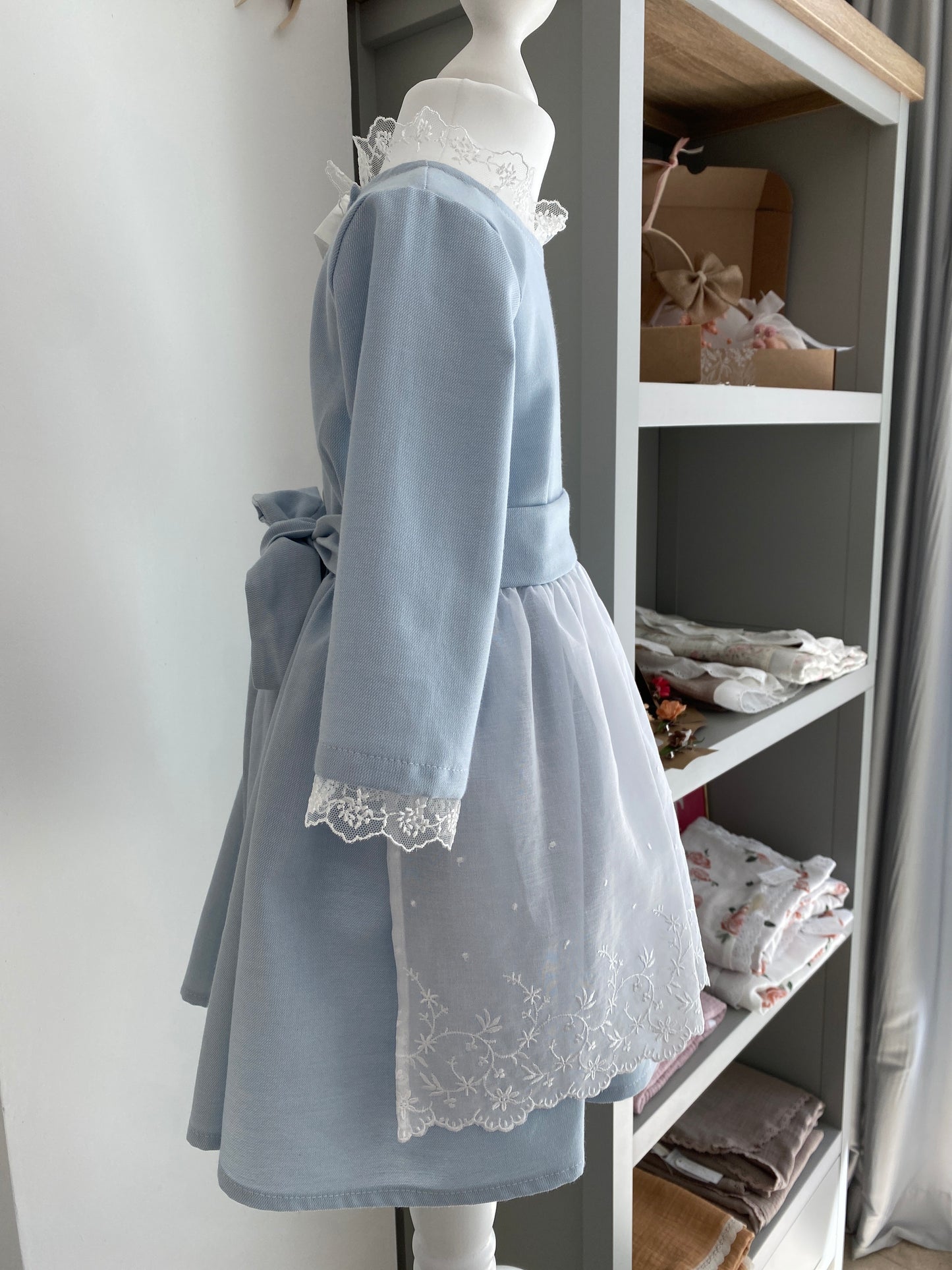 Blumenkleid hellblau 104