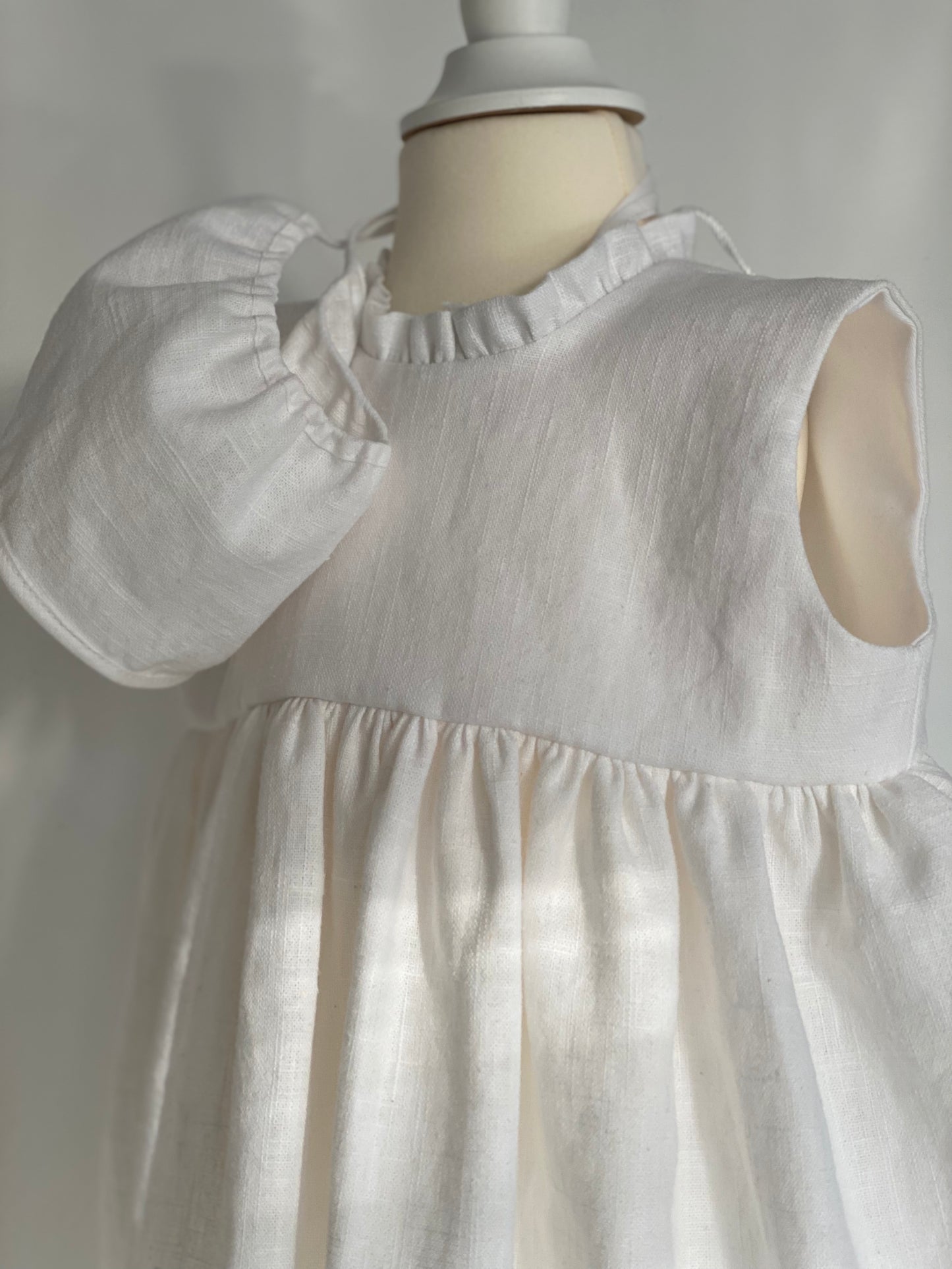 Taufkleid "schlichte Eleganz" ohne Ärmel Gr 62/68