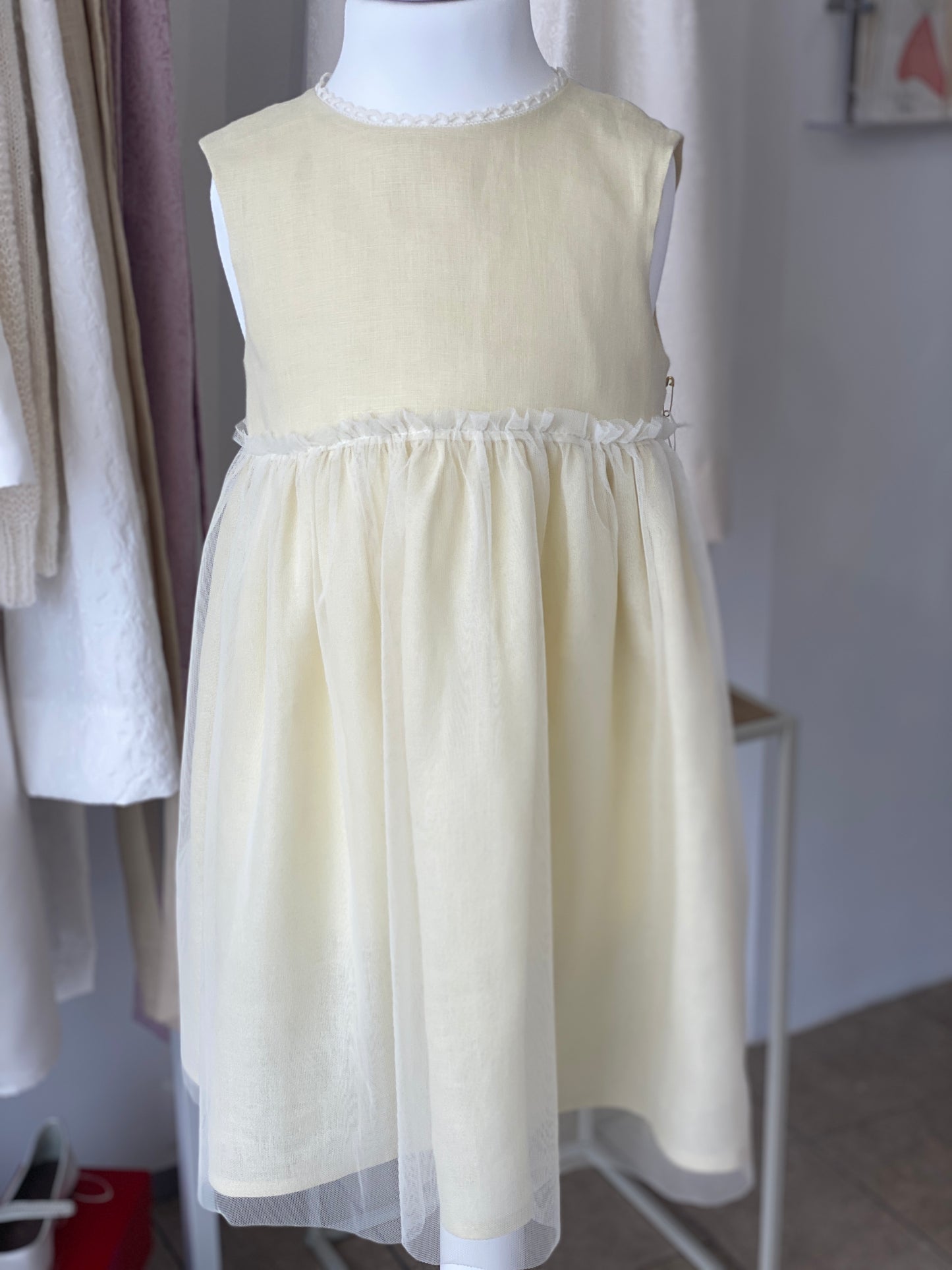 Leinenkleid hellgelb Gr 122